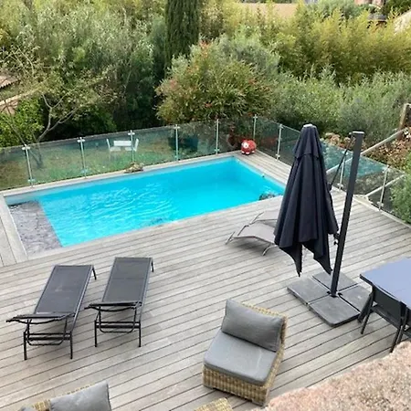 Belle Climatisee Avec Piscine Et Parking Au Lavandou - Fr-1-308-200 Villa Le Lavandou